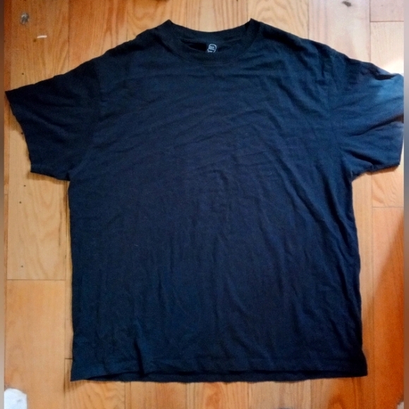 Black short sleeve brain dead logo shirt size XXL great condition - Picture 1 of 5